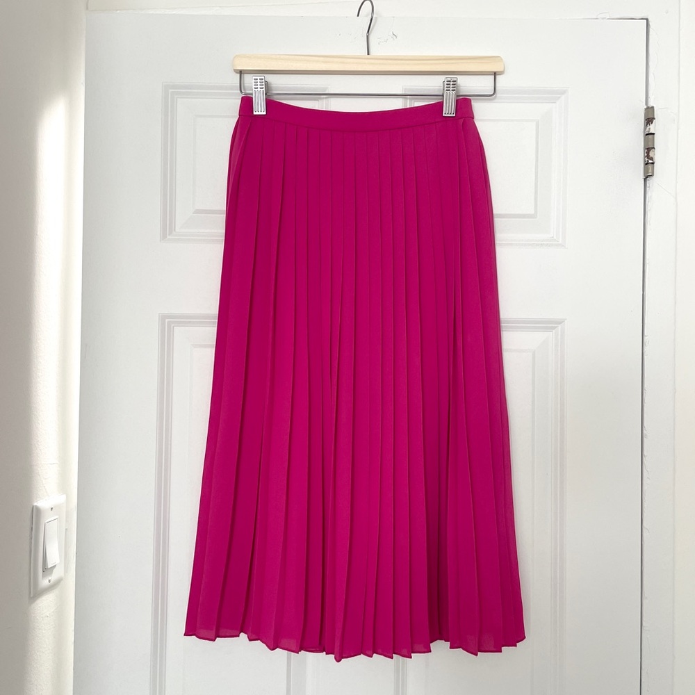 EUC J. Crew Factory | Fuschia Pleated Skirt